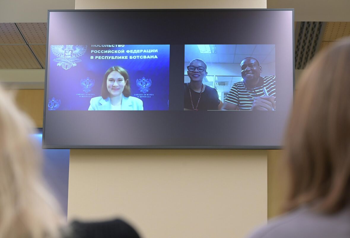 Церемония подписания соглашения с ботсванской газетой The Midweek Sun Церемония подписания соглашения с ботсванской газетой The Midweek Sun - «Россия сегодня», 1180, 20.11.2025